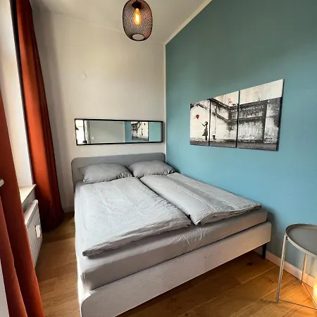 Chic And Calm With Balcony In Gorgeous Kassberg Apartment *